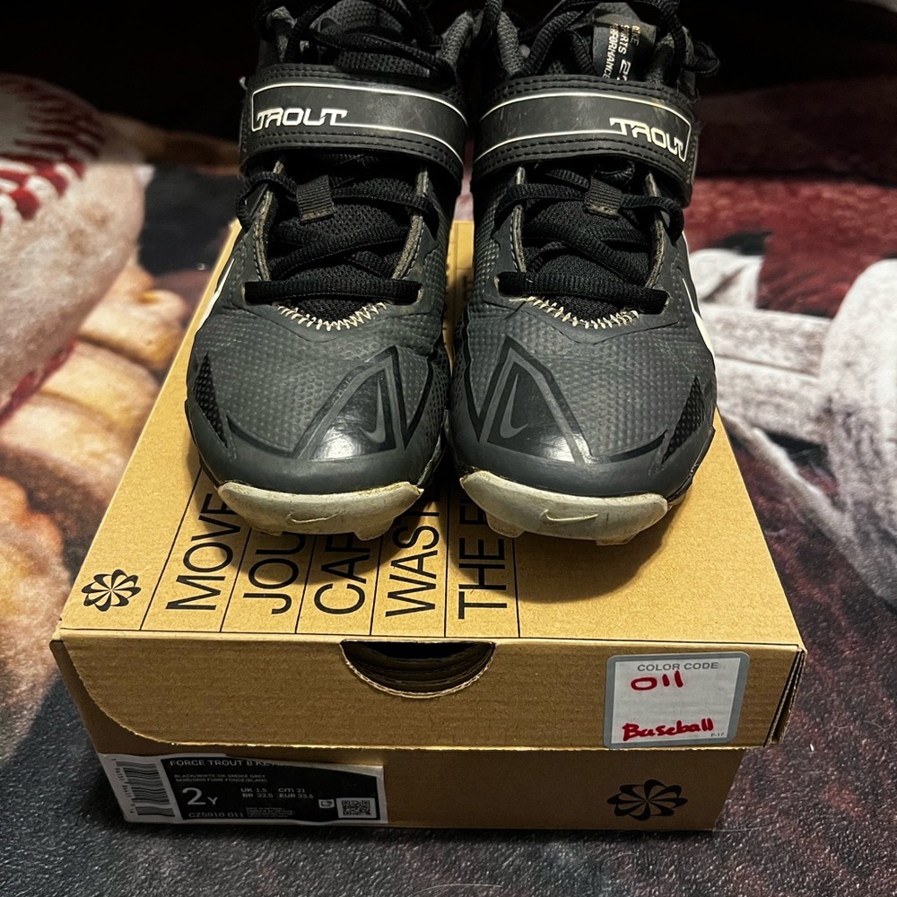 Nike Force Trout 8 keystone